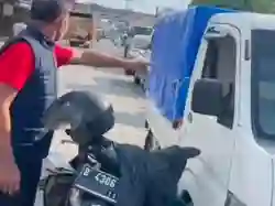 Detik-detik Kapolsek Cileungsi Menangkap Pengoplos LPG Setelah Nyamar menjadi Kurir